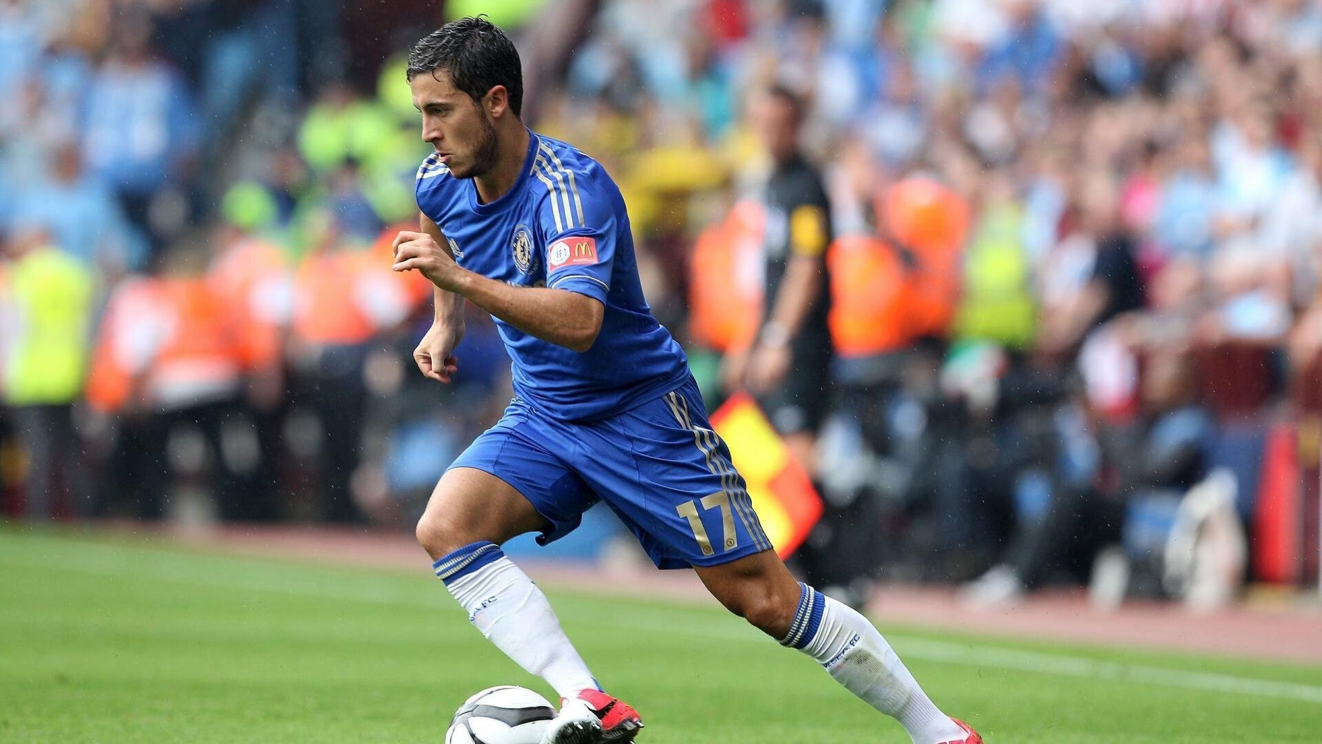 开云体育官网-世界杯璀璨夺目：球员们的极限挑战，世界杯足球挑战